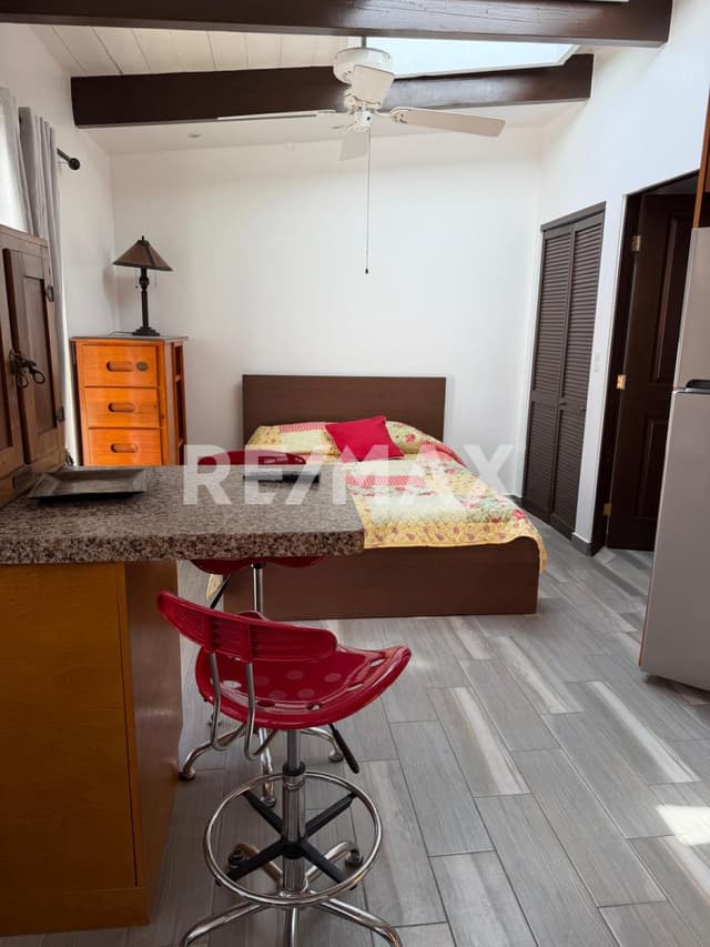 Estudio Amueblado con Vista al Mar en Renta