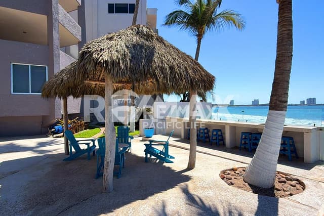 CONDOMINIO EN VENTA EN EL DELFIN 44