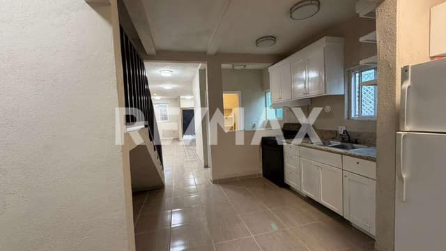 Oportunidad de Inversión: Casa de 3 Recámaras con Terraza y Jardín Trasero