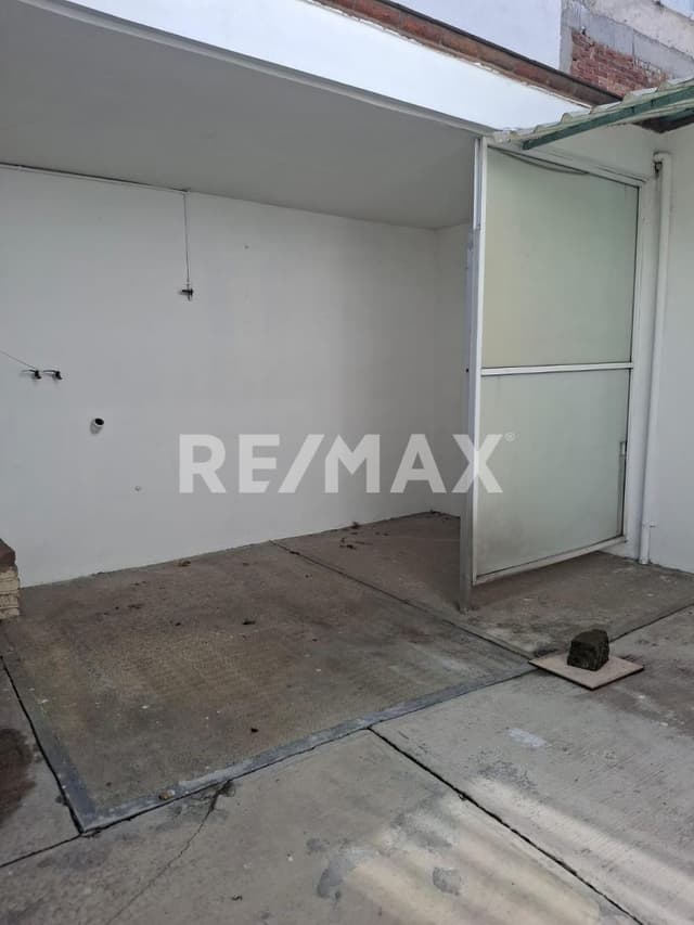 CASA EN RENTA DE 5 RECAMARAS EN LA NUEVA OXTOTITLAN