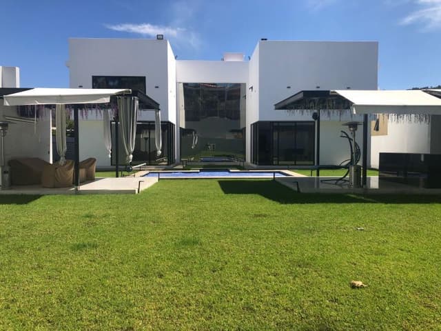 Casa en venta en Las Cañadas 5 Recámaras