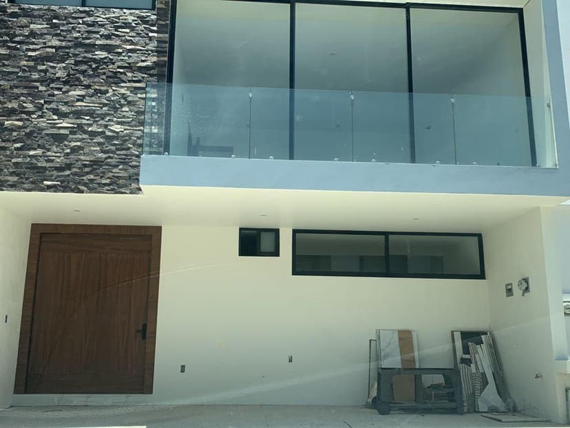 Gallery main