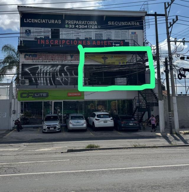 Se Renta Local Comercial de 60 m&sup2; en Av Juan Gil Preciado en 1er Nivel