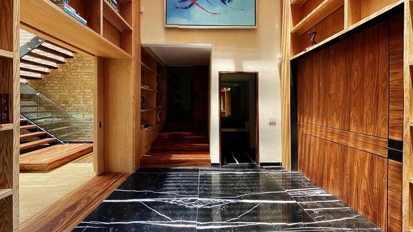 Gallery main