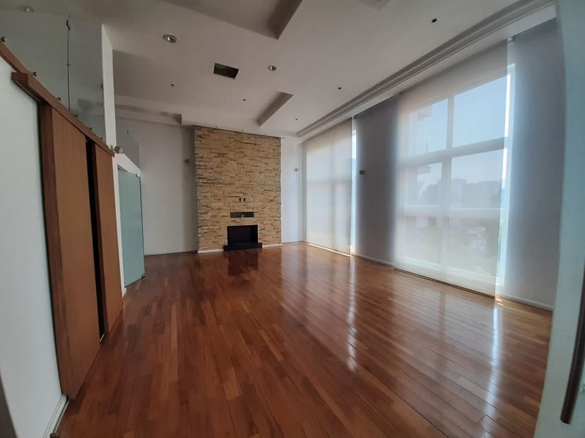 Gallery main