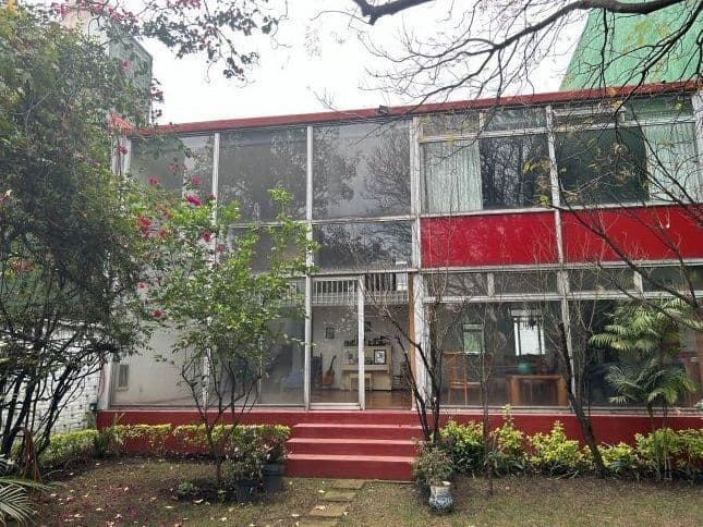 Gallery main