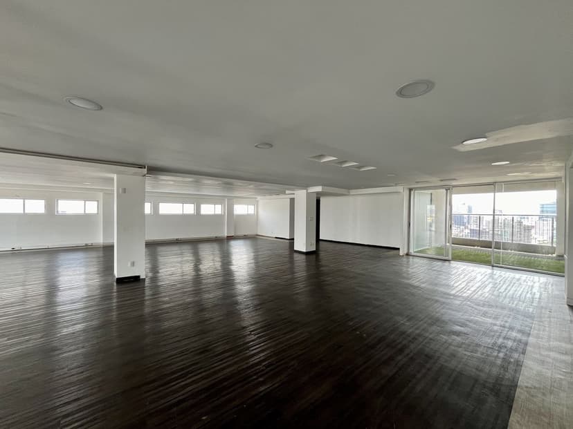Gallery main