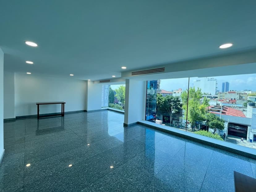 Gallery main