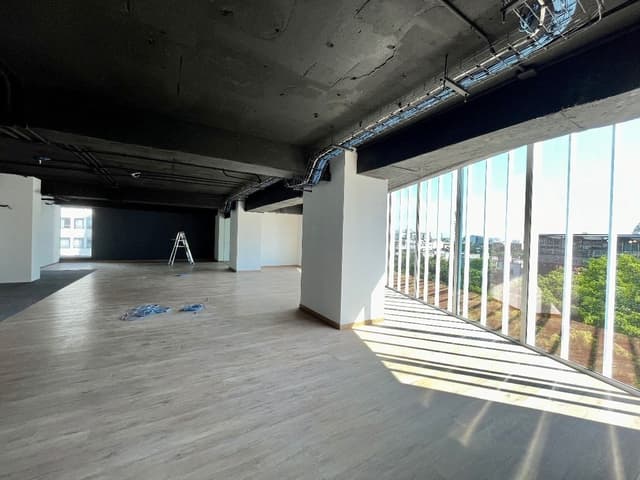 Renta oficina semi-acondicionada 540 m2 Condesa