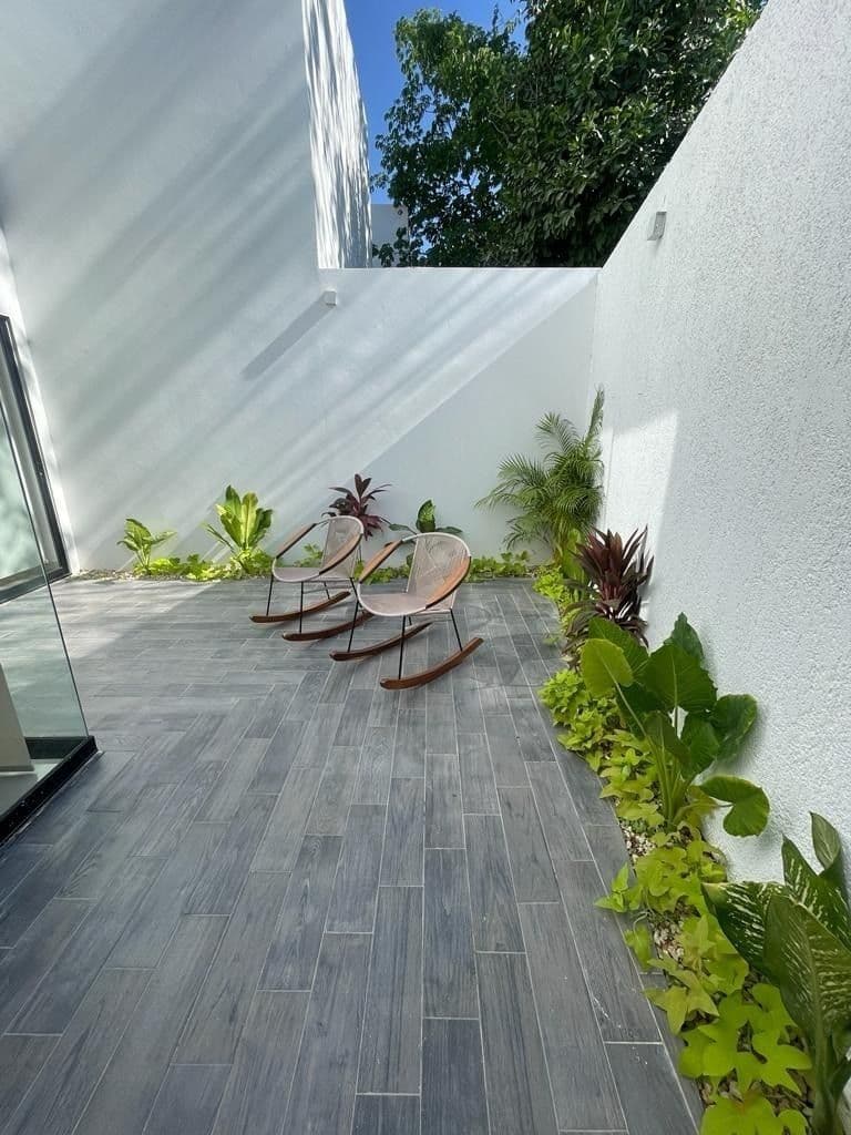 Gallery main