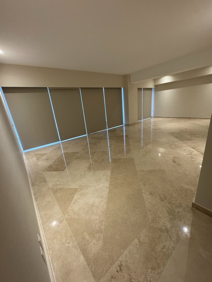 Gallery main