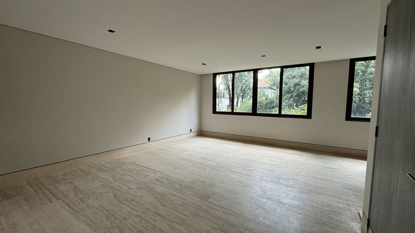 Gallery main