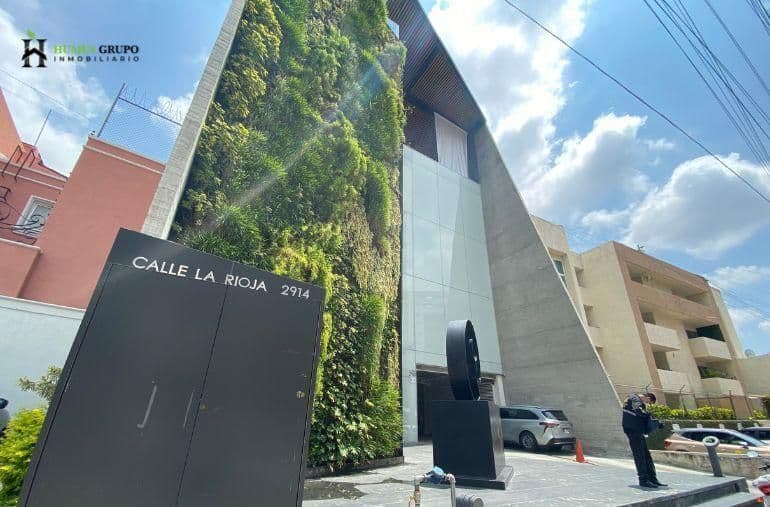 Gallery main