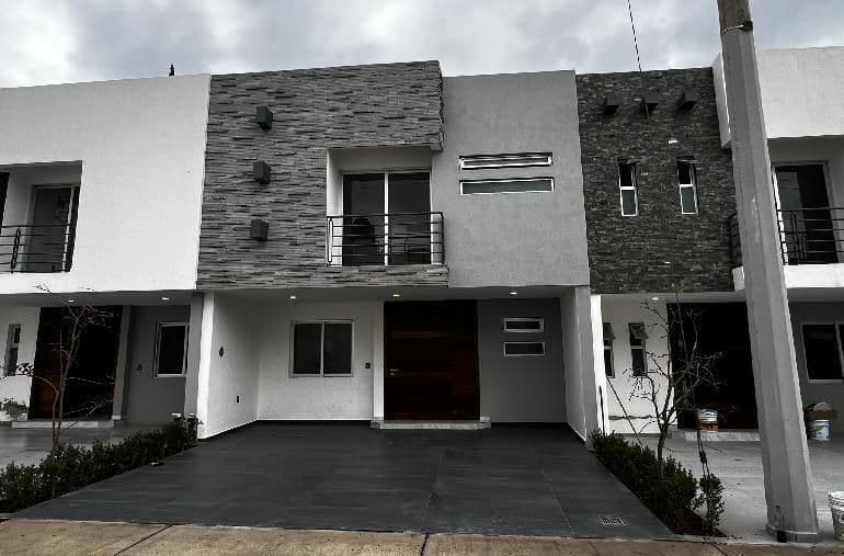 Gallery main