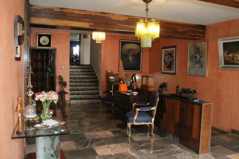 Gallery main