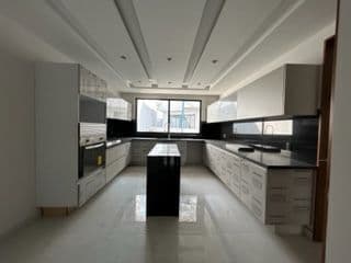 Gallery main