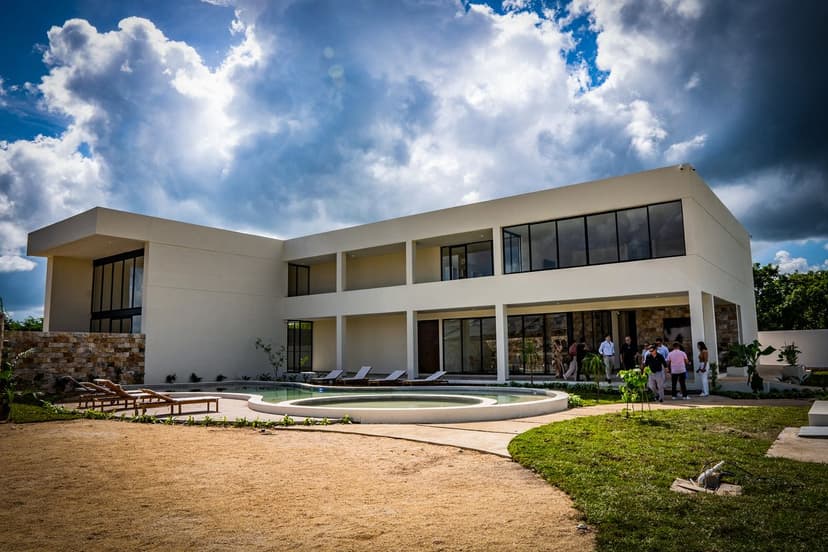 Gallery main