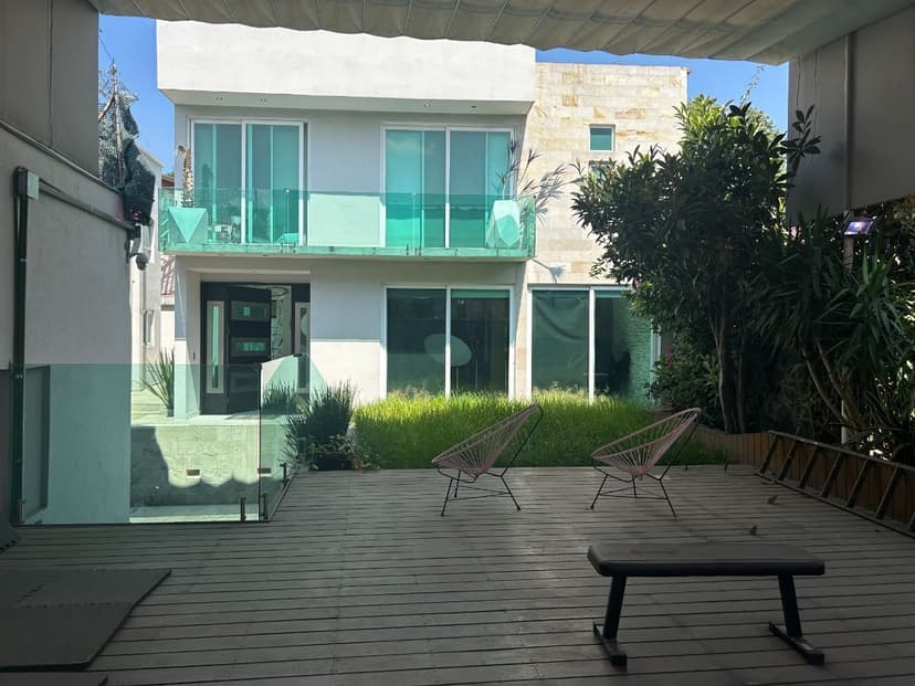Gallery main