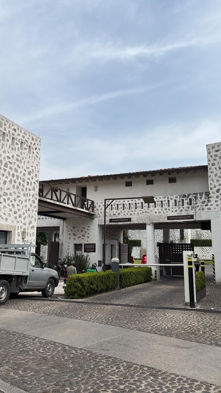 Gallery main