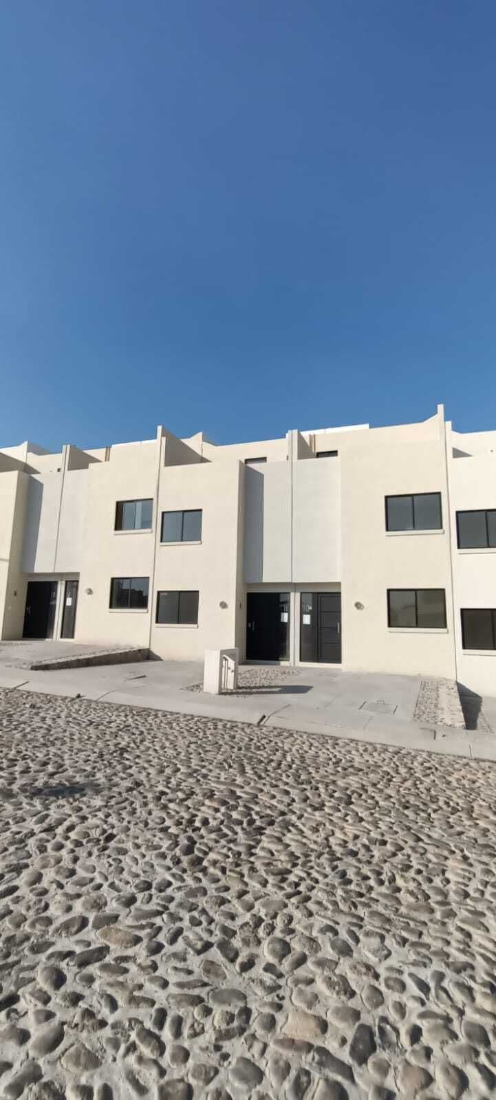 Gallery main