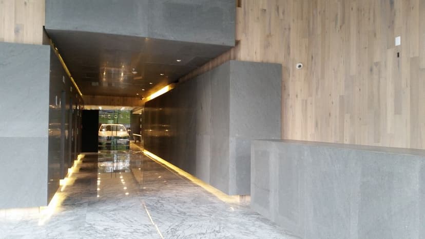 Gallery main