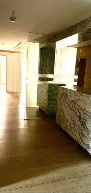 Gallery main