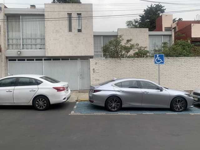 Casa en venta en Las Águilas ideal para FLIP INMOBILIARIO
