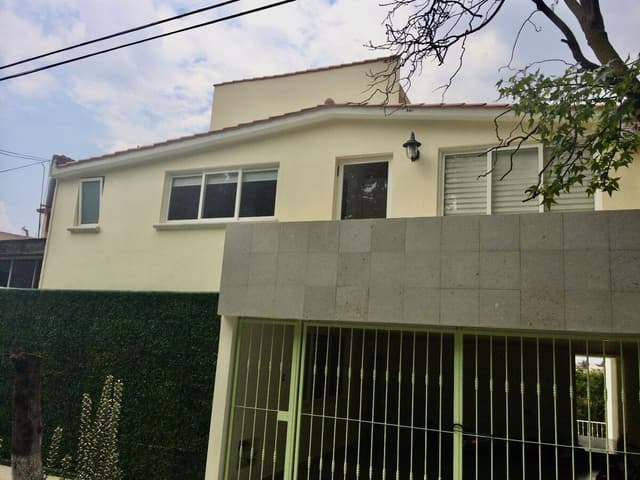 CASA EN VENTA LAS AGUILAS