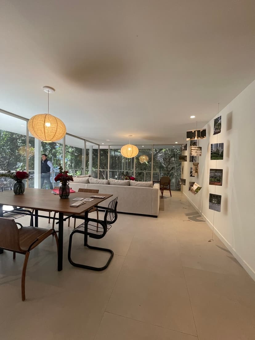 Gallery main