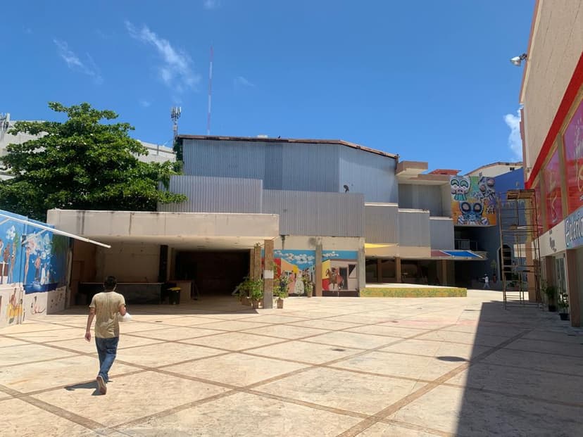 Gallery main