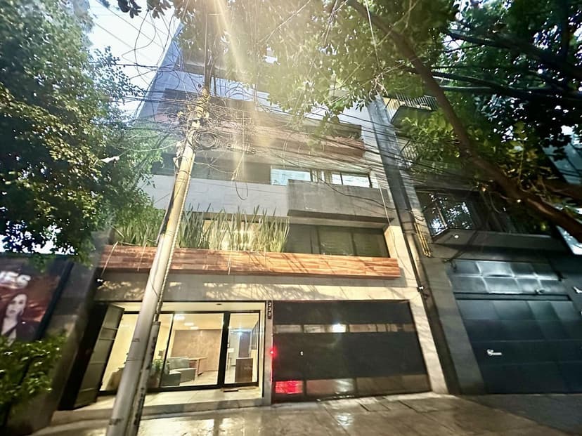 Gallery main