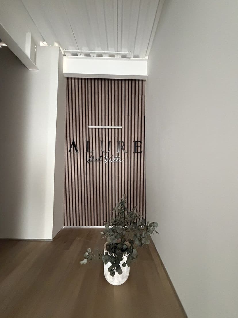 Gallery main