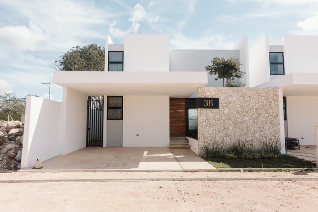 Casa en venta en Conkal, Mérida con alberca privada y amenidades