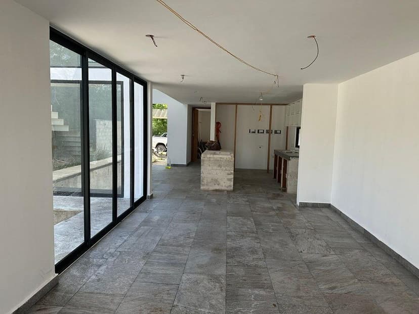 Gallery main