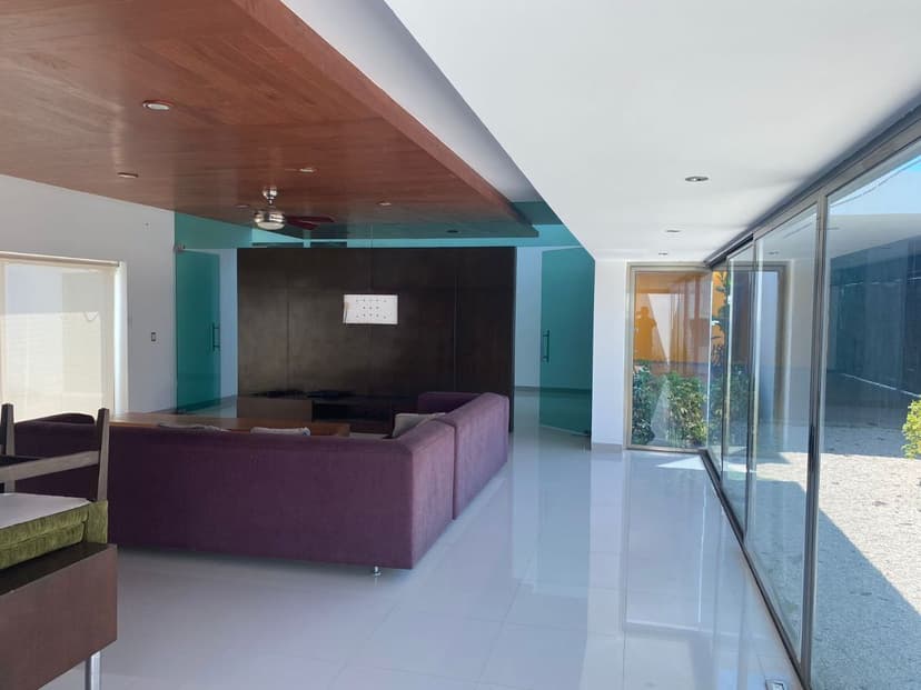 Gallery main