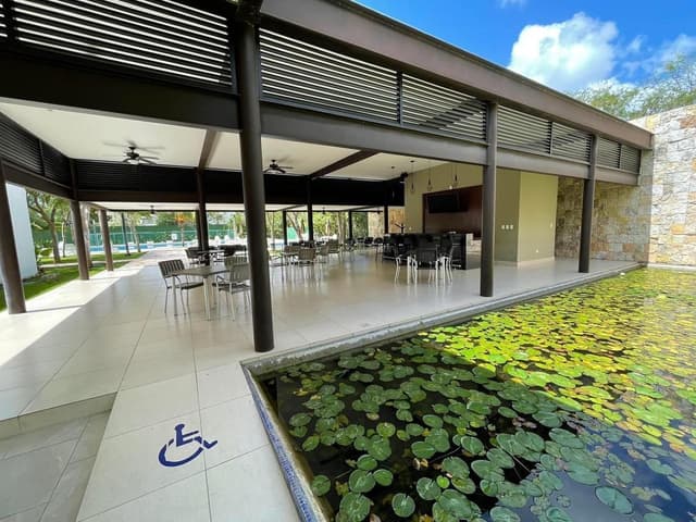 Terreno en venta en privada residencial en Cholul, Mérida con amenidades
