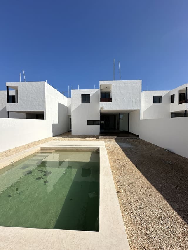 Venta de casa de 4 habitaciones en Dzitya con todos los servicios