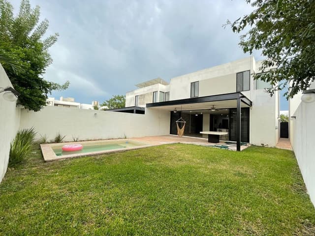 Venta de Casa Residencial en privada 3 Habitaciones en Cholul