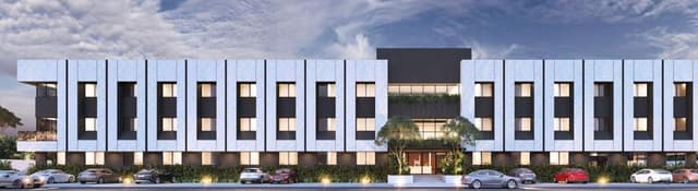 Venta de Oficina en el Primer Piso del Edificio en Avenida principal