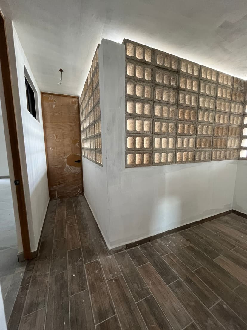 Gallery main