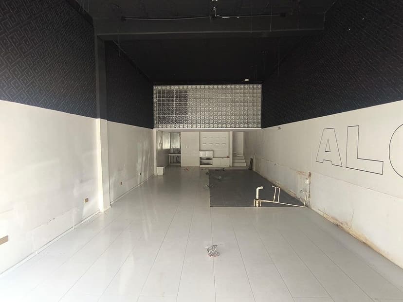 Gallery main