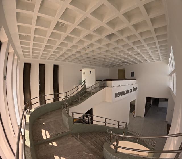 Renta de Oficina Sobre Av Villas la Hacienda de 1,345 m2 ideal para Empresas o Coworking