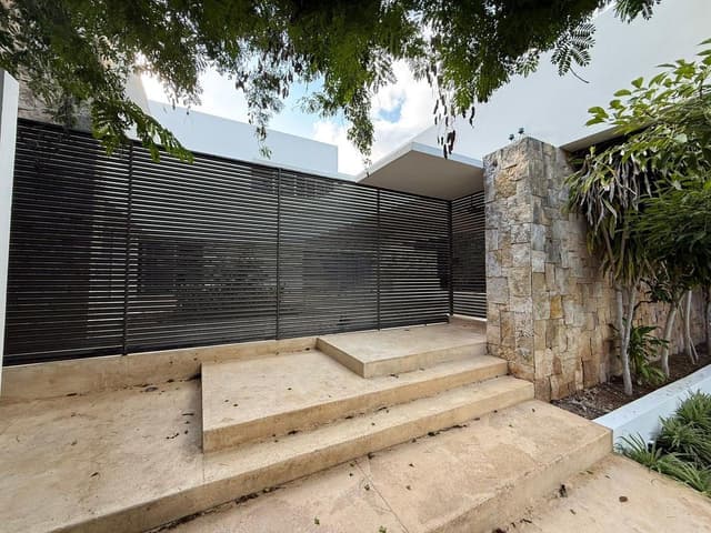 Venta de Casa residencial dentro de privada La Ceiba