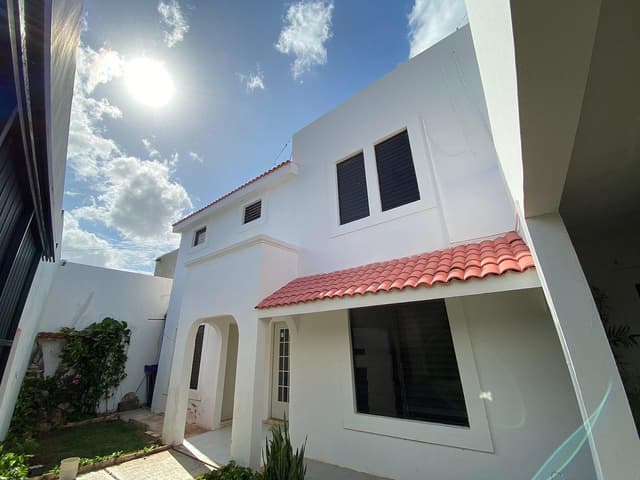 Venta de Casa en La florida con Alberca de 7 habitaciones