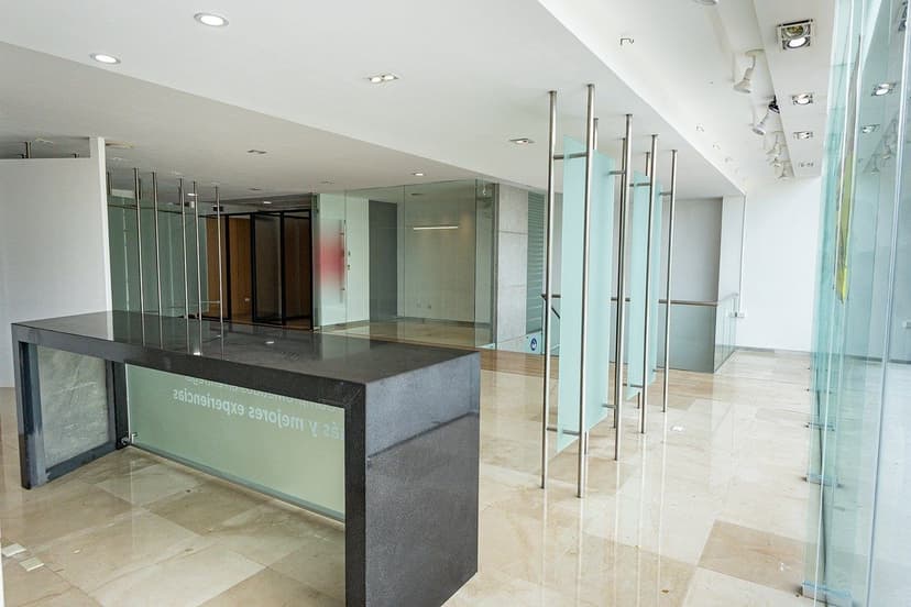 Gallery main