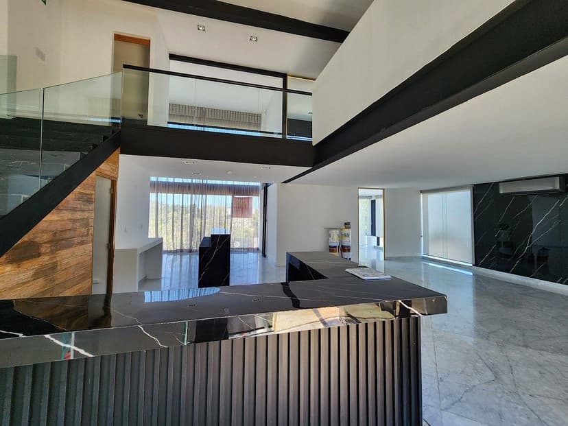 Gallery main