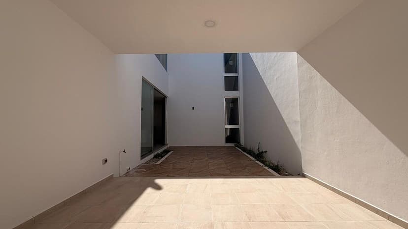 Gallery main