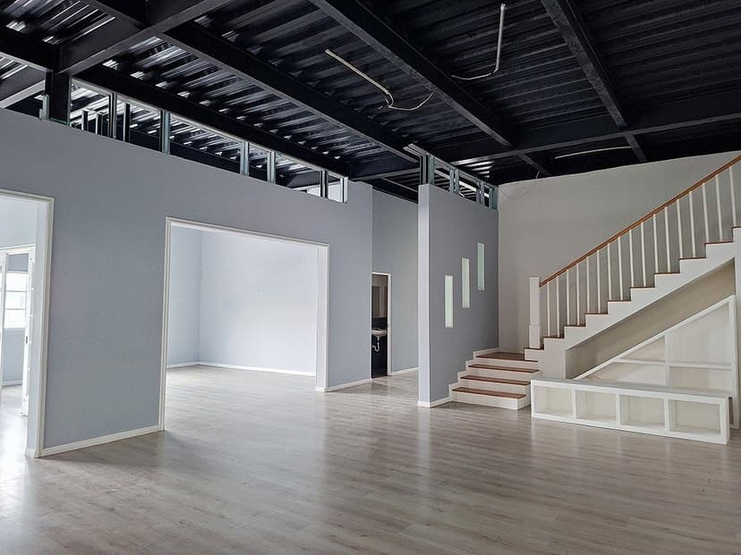 Gallery main