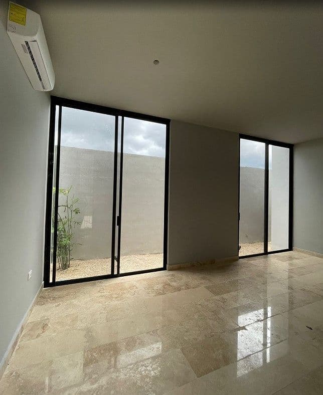 Gallery main