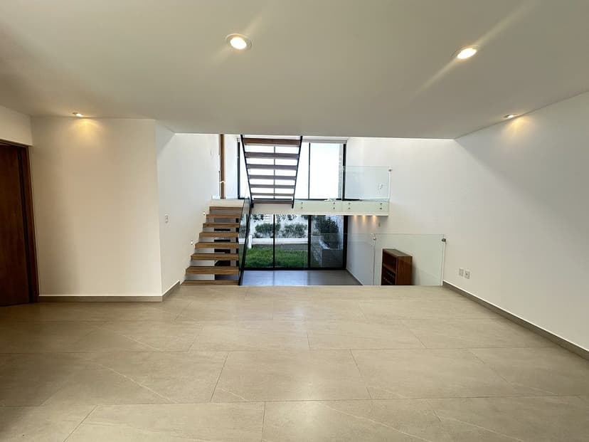 Gallery main